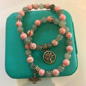 pick and grey money tree